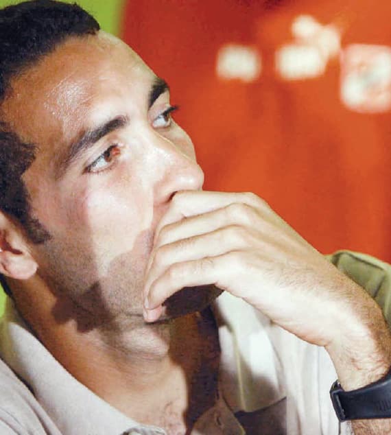 أبوتريكة لـ "الاقتصادية" : منتحل أساء للهلال