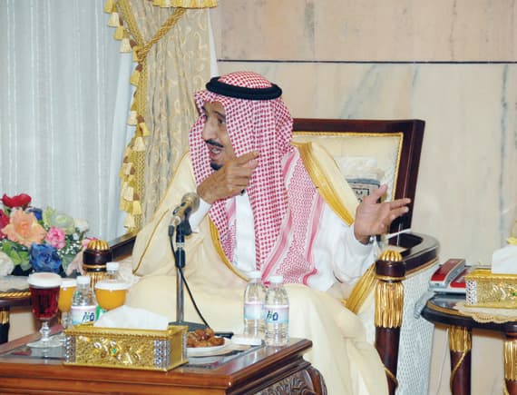 الأمير سلمان يشرِّف حفل إفطار بن راجح في مكة