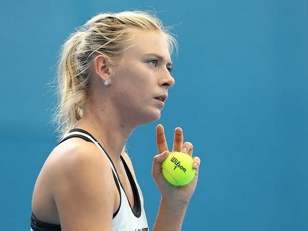 شارابوفا تعيّن جروينفيلد مدربا جديدا