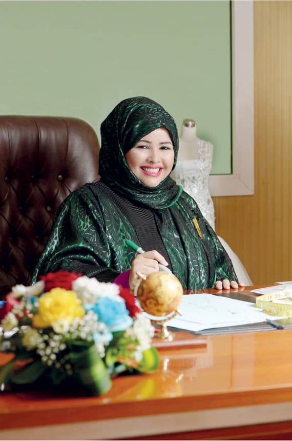 سعودية تعرض تشكيلة من «الثوب السعودي» في باريس