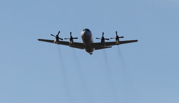 التلفزيون الصيني يعرض صورا لحطام محتمل للطائرة الماليزية المفقودة