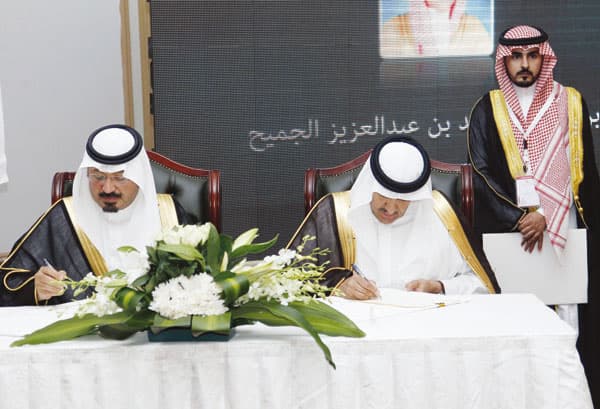 إطلاق دبلوم عالٍ للغة الإشارة .. ومذكرات تفاهم مع جامعات