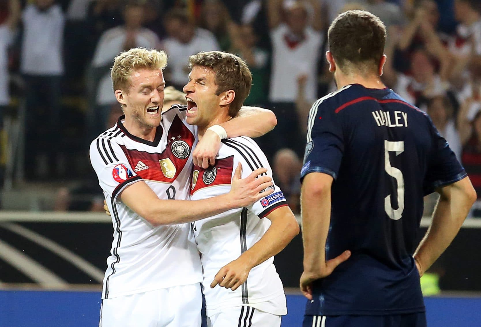 ثنائية مولر تنقذ المانشافت من محاربي أسكتلندا في افتتاح التصفيات الأوروبية