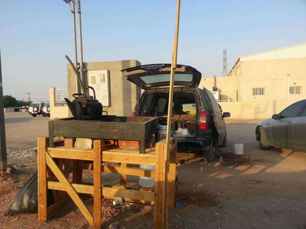 أمانة الرياض تضبط مسالخ عشوائية وباعة جائلين مخالفين شرق وشمال العاصمة