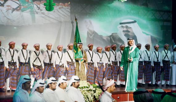 «الدمة».. رقصة الحرب والسلام في ثوب جديد