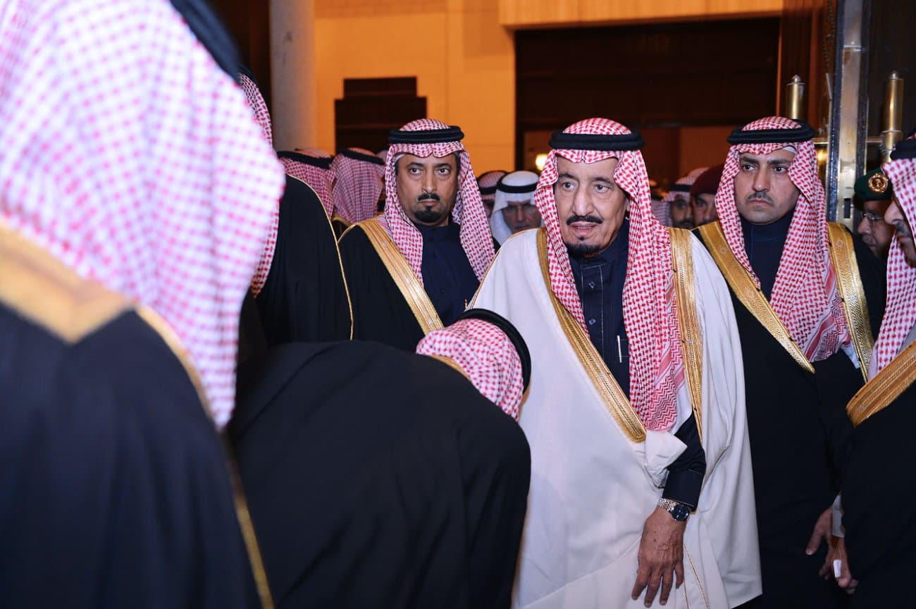 خادم الحرمين الشريفين وولي العهد وولي ولي العهد يتلقون البيعة
