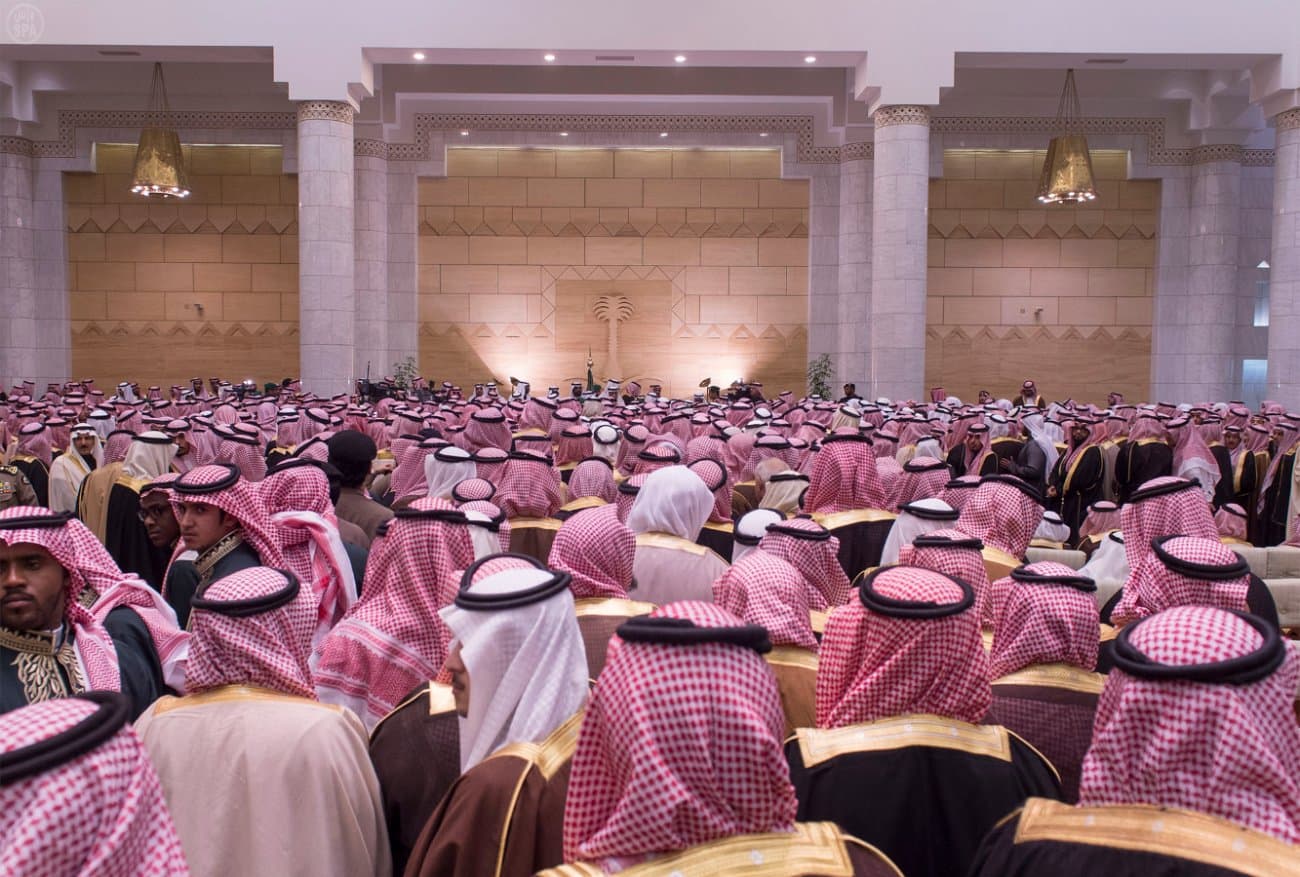 خادم الحرمين الشريفين وولي العهد وولي ولي العهد يتلقون البيعة