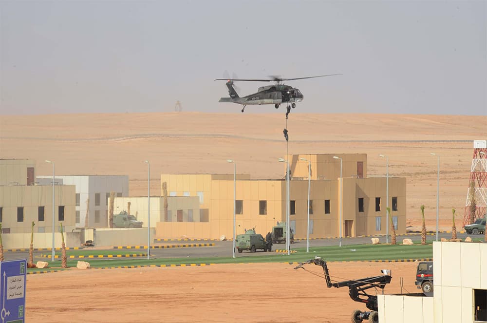 ولي ولي العهد يرعى حفل ختام تمرين "وطن 85"