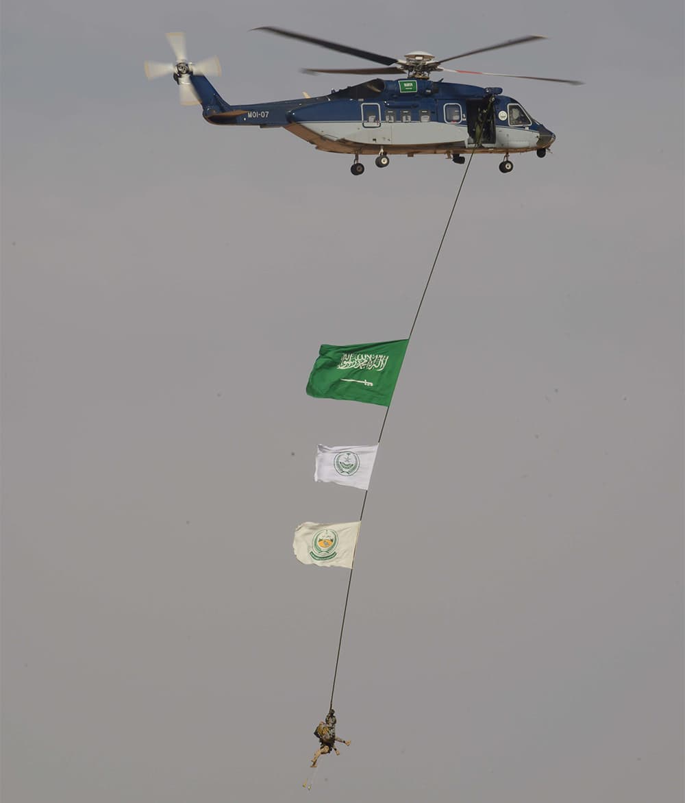 ولي ولي العهد يرعى حفل ختام تمرين "وطن 85"