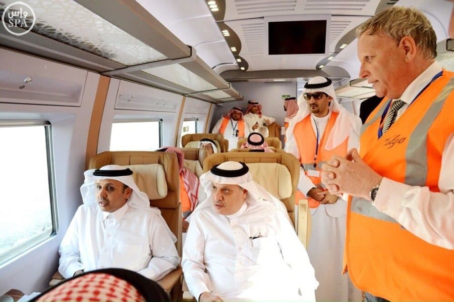 بمشاركة وزير النقل.. رحلة تجريبية بسرعة 180 كم في الساعة لقطار الحرمين