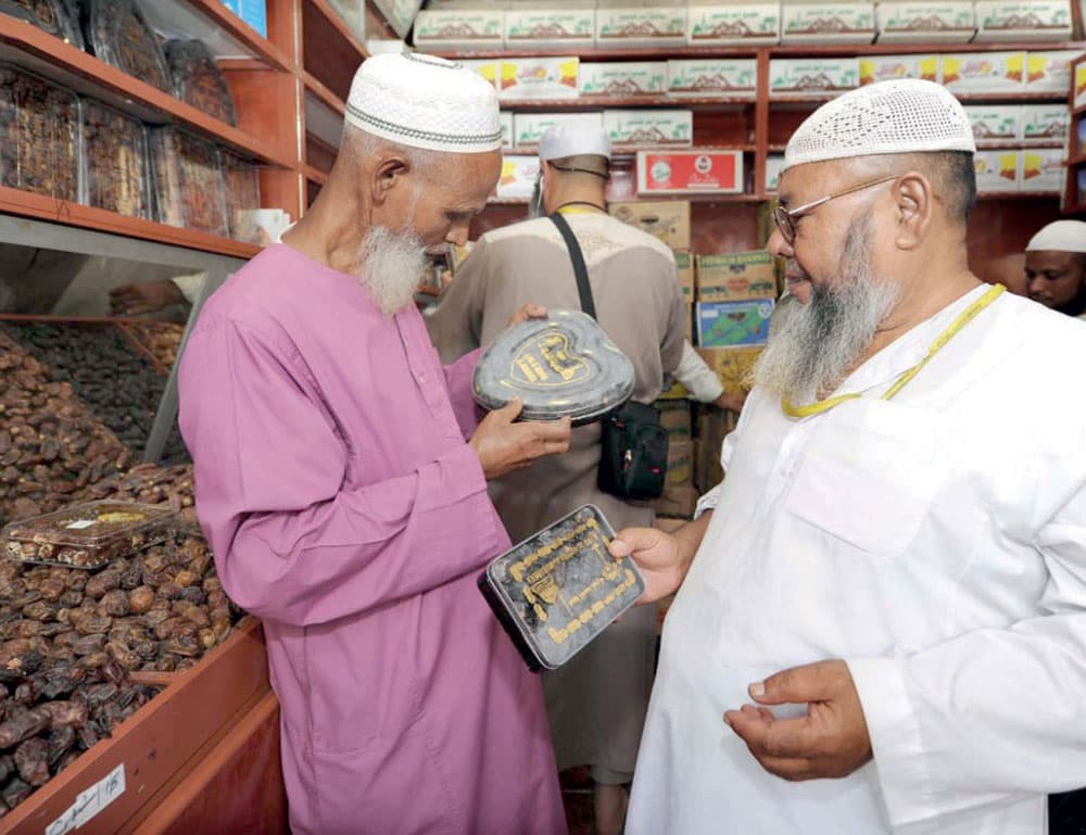 عجوة المدينة المنورة تتصدر قائمة هدايا الحجاج من التمور