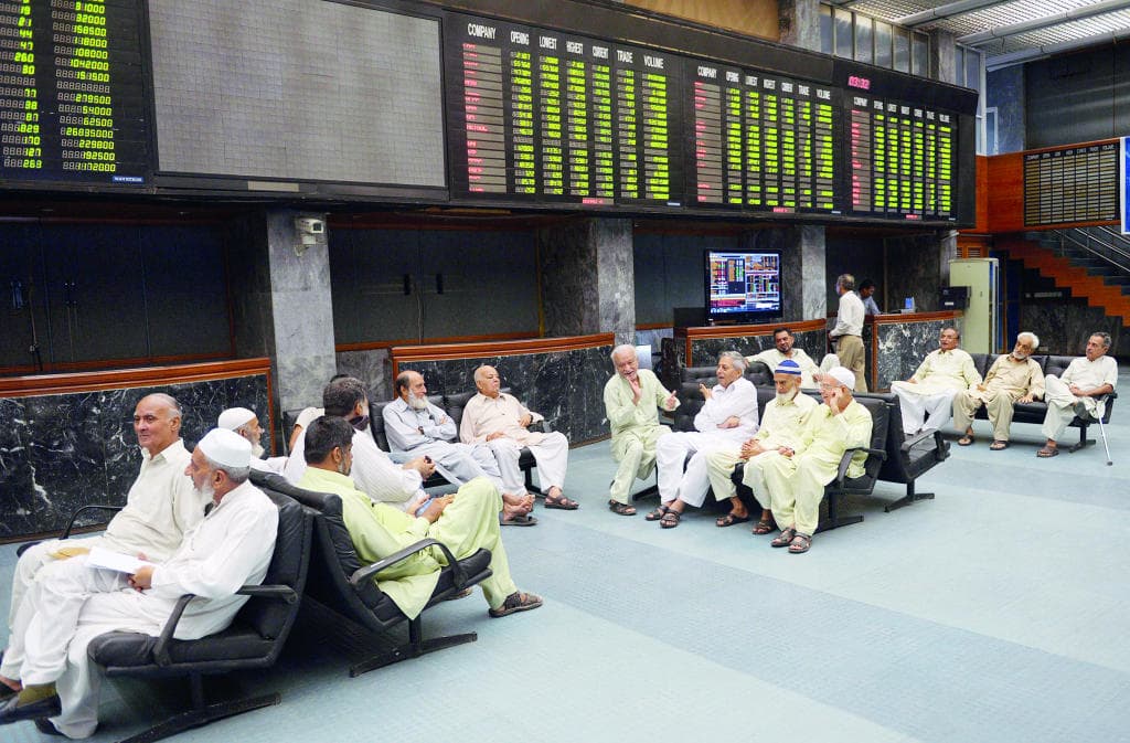 الأسواق الناشئة .. ارتفاع الأسهم يترك العملات في الخلف