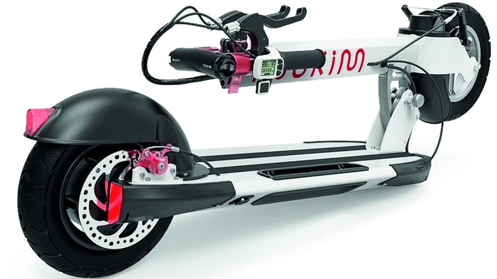 السير إلى العمل مستقبلا بدراجة كهربائية ذات عجلتين