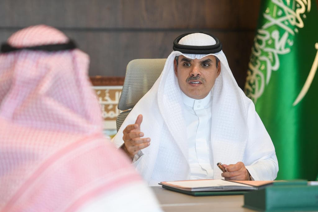 دراسة إعفاء قطاع الأوقاف من رسوم العمالة والأراضي البيضاء والضرائب