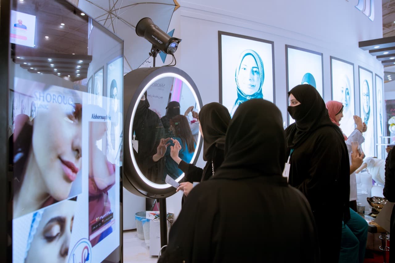 الأمير مشعل بن محمد بن سعود يفتتح "ملتقى الطب التجميلي" الرابع في الرياض