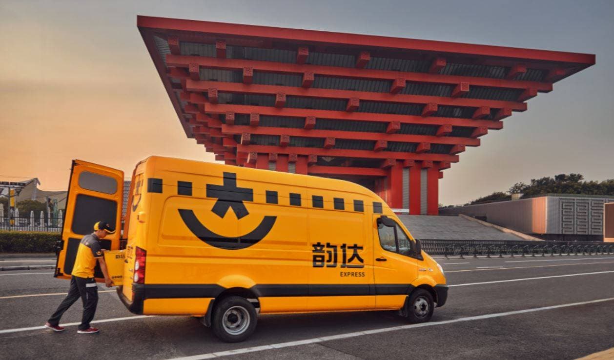 علاوات المعيشة في المناطق الحضرية والريفية بلغ 105.7 دولار أمريكي للفرد شهريا.