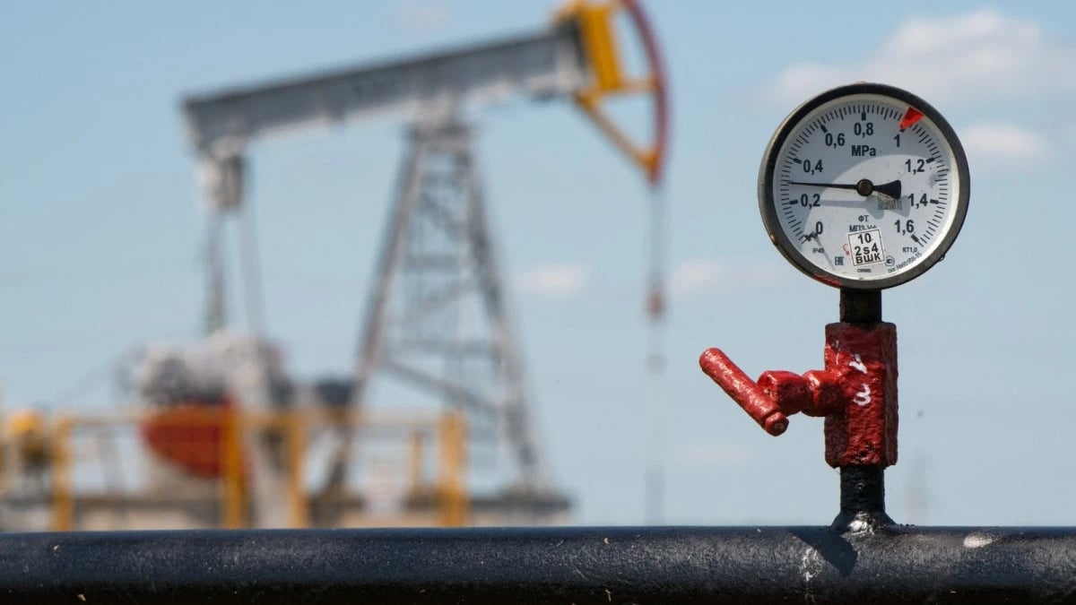 النفط يرتفع 3% بعد العقوبات الأمريكية على شركات الإنتاج الروسية