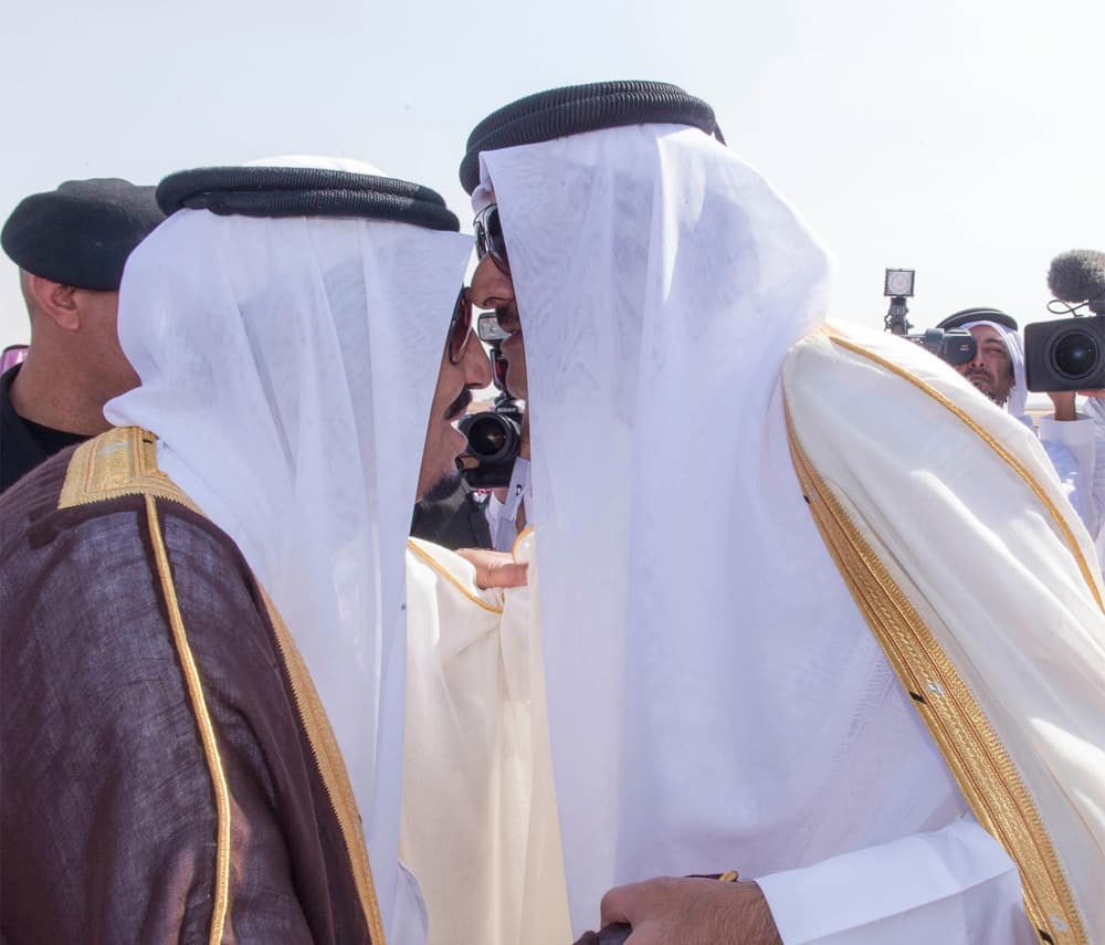 الملك من قمة الرياض يدعو قادة القمة إلى تأسيس مجالس لرجال الأعمال والتجارة الحرة