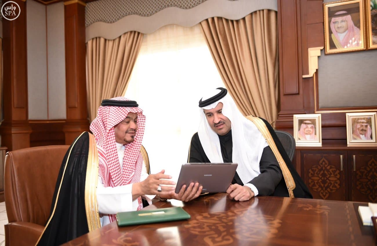 أمير المدينة المنورة يستقبل رئيس مؤسسة البريد السعودي