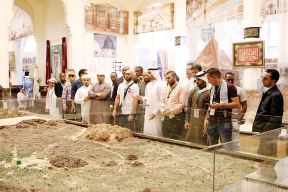شباب الدول العربية يزورون متحف دار
المدينة المنورة
