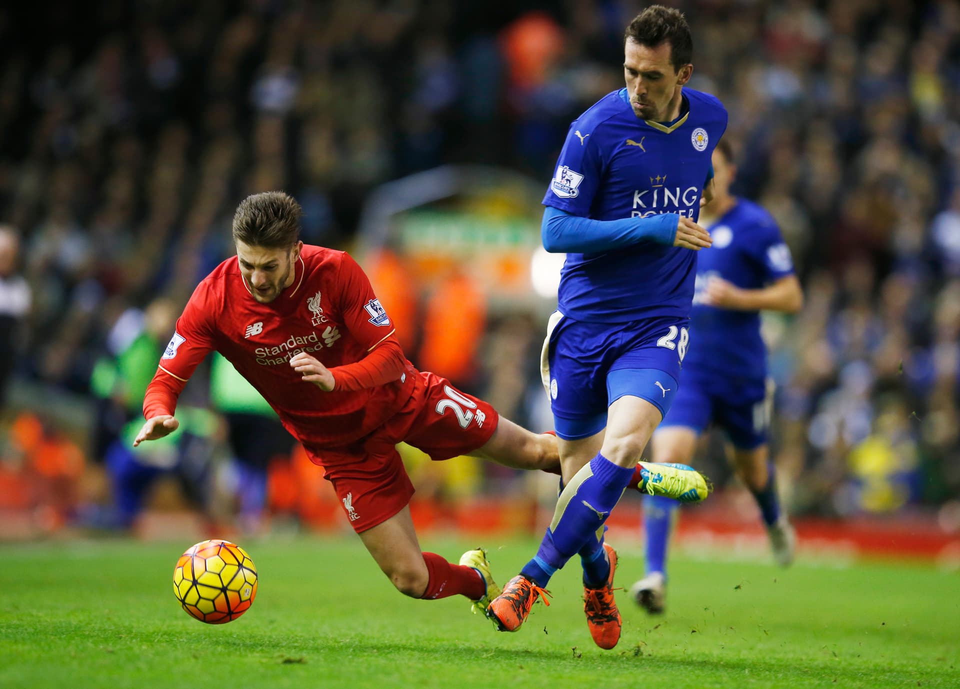 قصة مصورة: ليفربول يسقط ليستر .. ومصير فان غال في مهب الريح .. وبداية خجولة لهيدينك