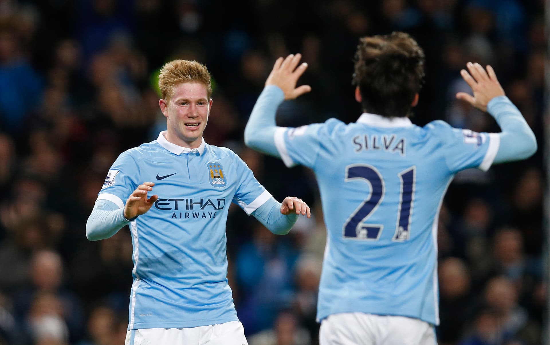 قصة مصورة: ليفربول يسقط ليستر .. ومصير فان غال في مهب الريح .. وبداية خجولة لهيدينك