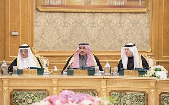 975 مليار ريال المصروفات في موازنة 2015 بارتفاع 13 % وعجز 367 مليارا