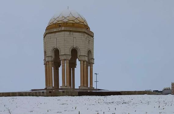 لأول مرة منذ أكثر من  60 عاما .. ثلوج في رفحاء