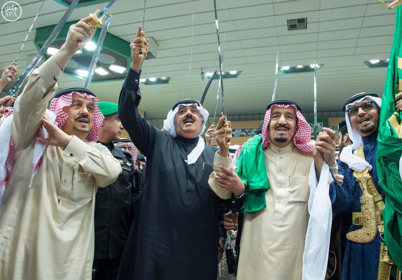 الملك يرعى حفل العرضة السعودية في مهرجان الجنادرية