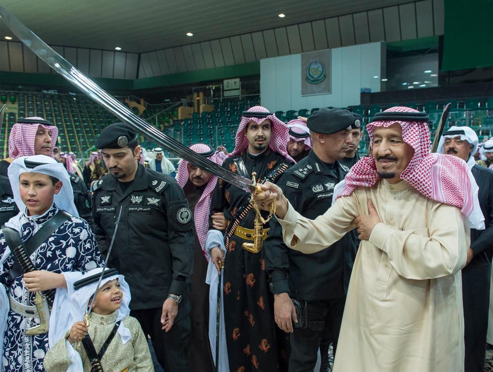 الملك يرعى حفل العرضة السعودية في مهرجان الجنادرية