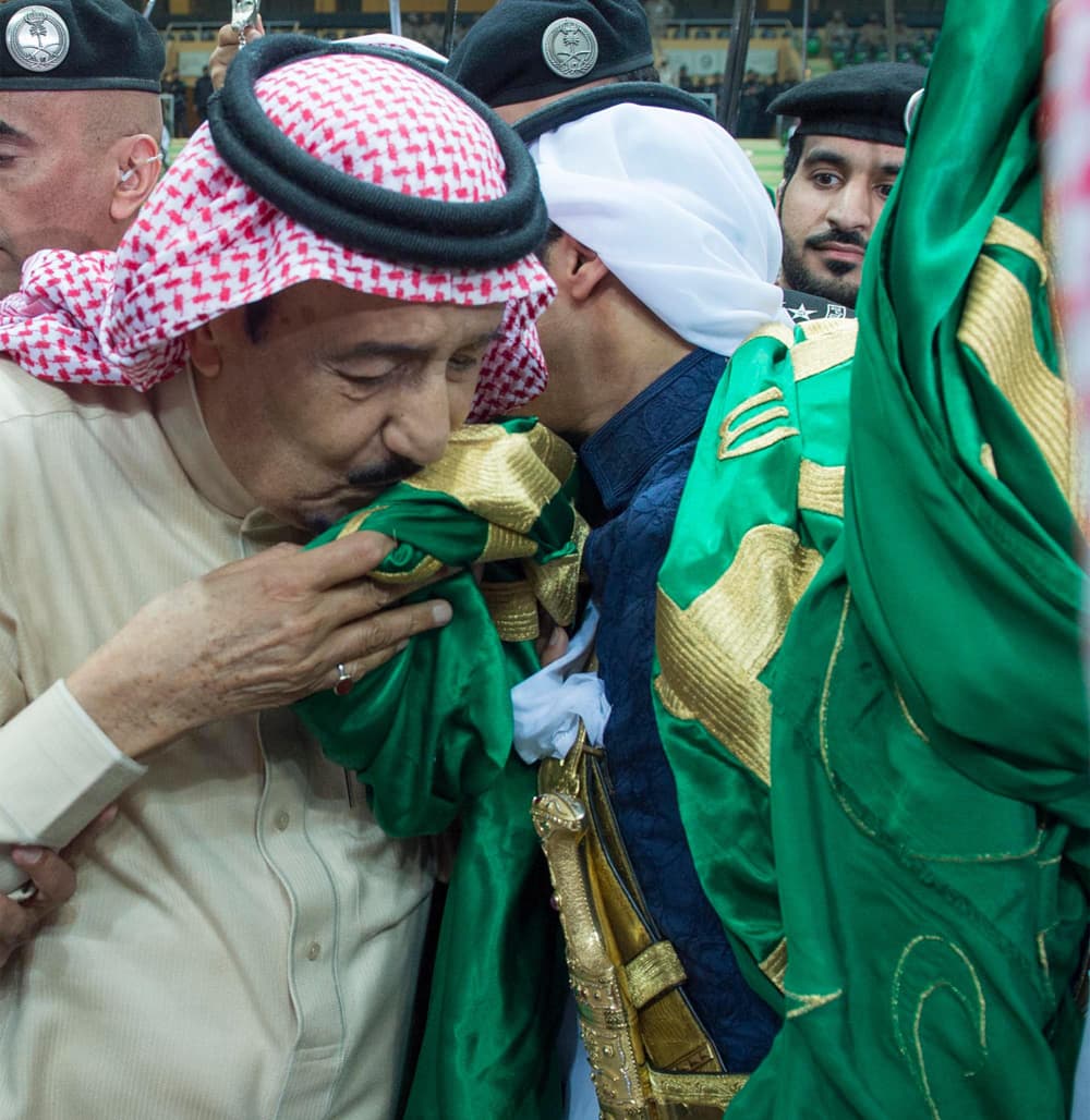الملك يرعى حفل العرضة السعودية في مهرجان الجنادرية