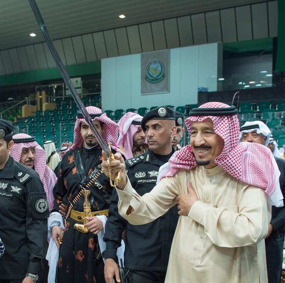 الملك يرعى حفل العرضة السعودية في مهرجان الجنادرية