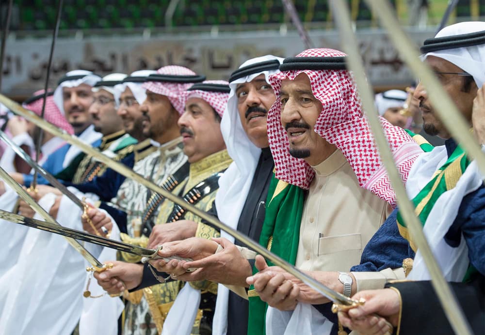 الملك يرعى حفل العرضة السعودية في مهرجان الجنادرية