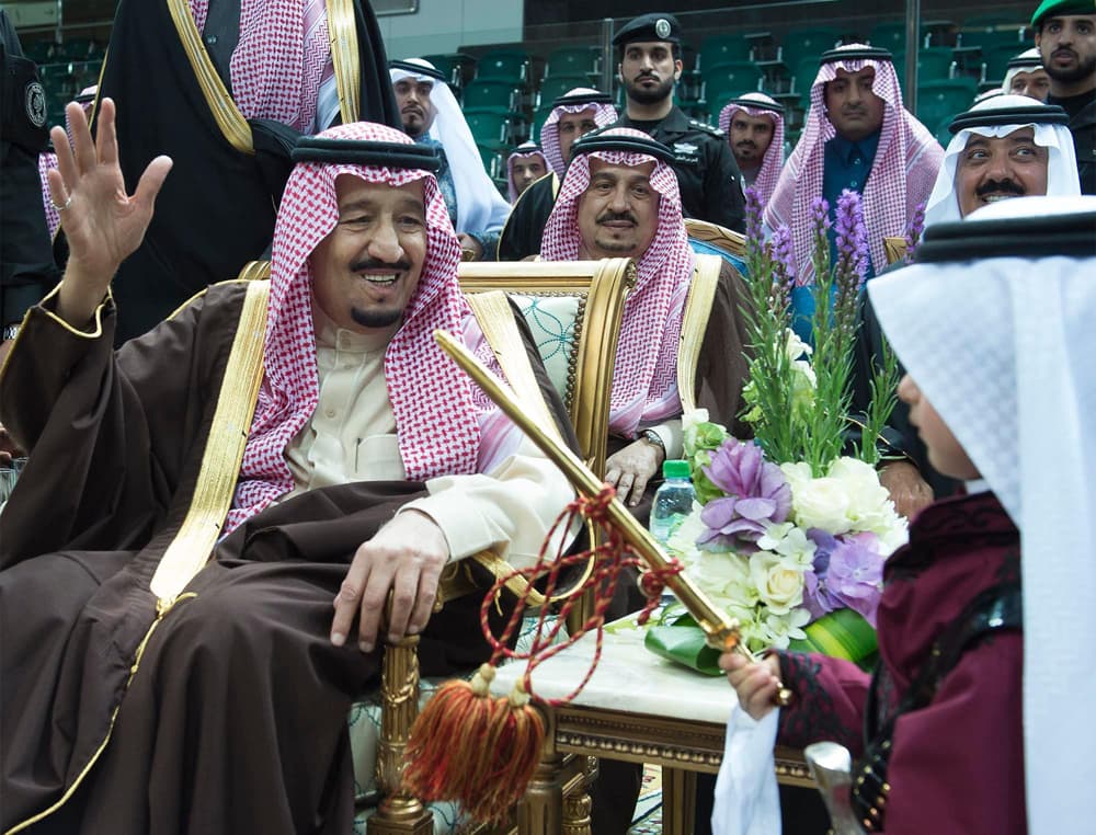 الملك يرعى حفل العرضة السعودية في مهرجان الجنادرية