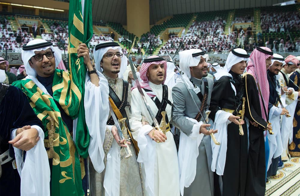 الملك يرعى حفل العرضة السعودية في مهرجان الجنادرية