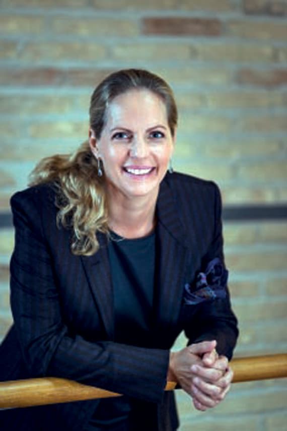 امرأة من خارج الأسرة تدير إمبراطورية روتشيلد المالية