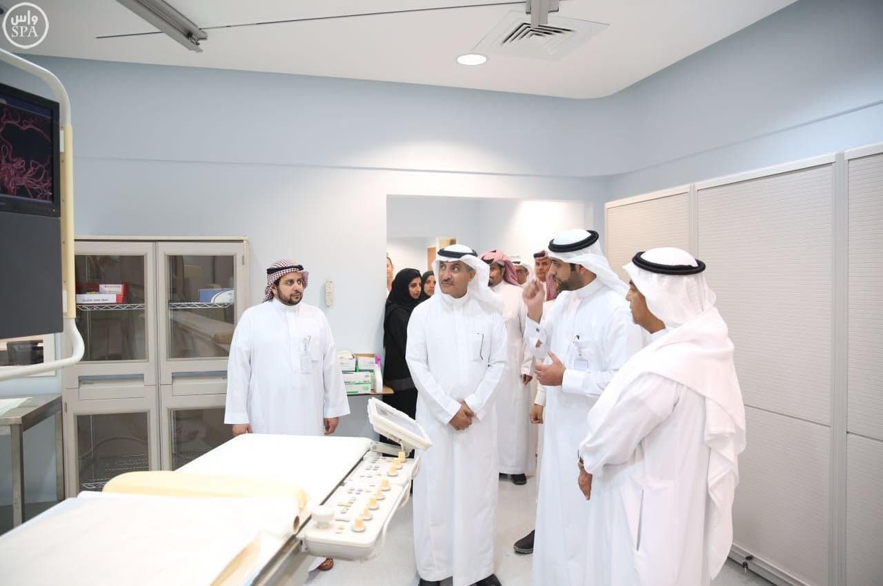 نائب وزير الصحة يفتتح أول مختبر يعمل بتقنية الروبوت في الشرق الأوسط