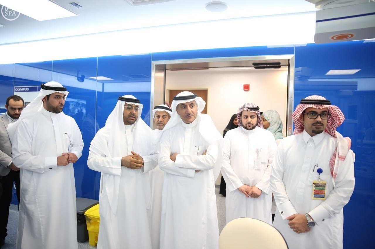 نائب وزير الصحة يفتتح أول مختبر يعمل بتقنية الروبوت في الشرق الأوسط