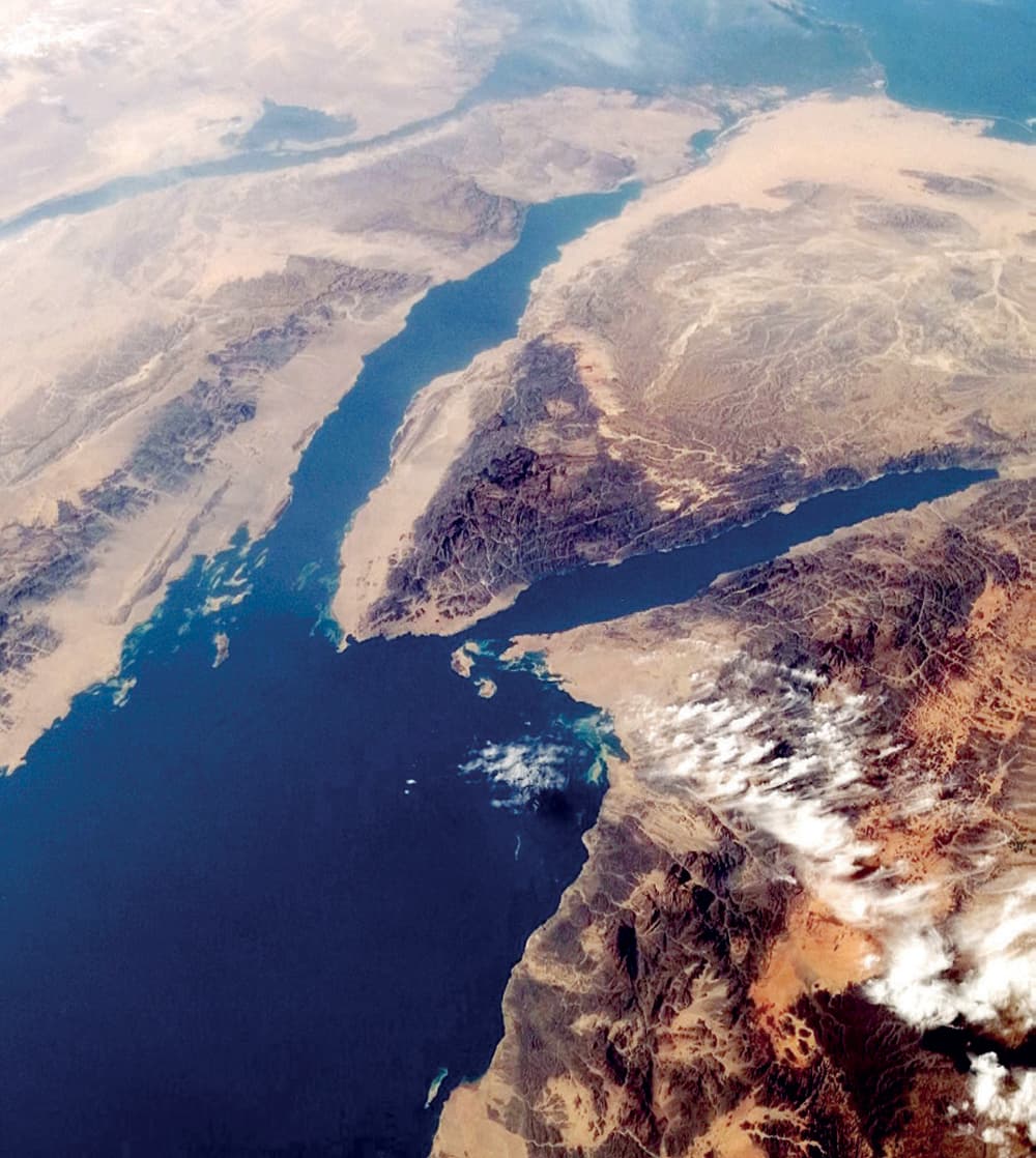 المنطقة الحرة في سيناء .. تنمية شاملة وآلاف فرص
العمل للمصريين