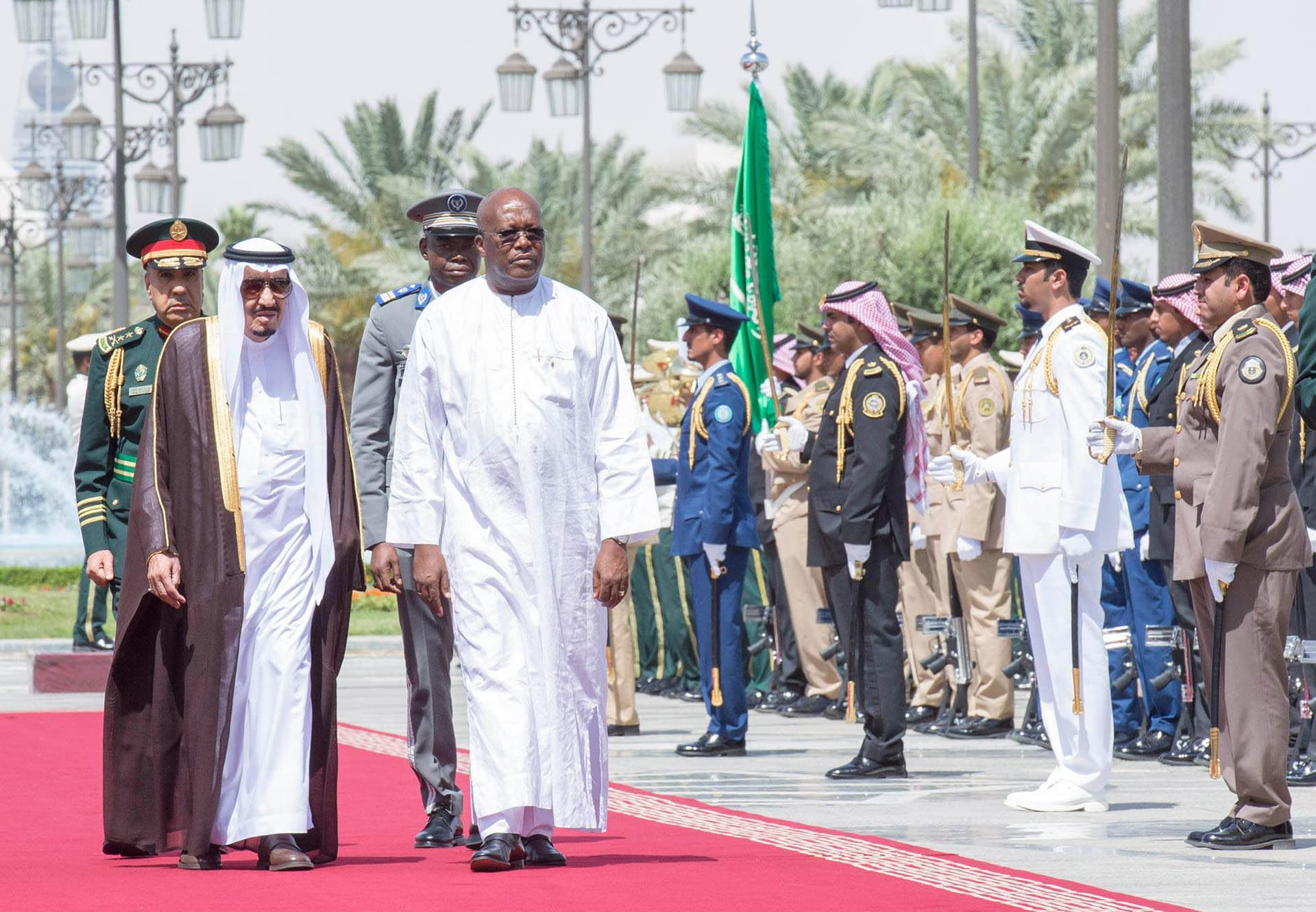 خادم الحرمين ورئيس بوركينا فاسو يشهدان توقيع اتفاقية تعاون في مجال مكافحة الجريمة