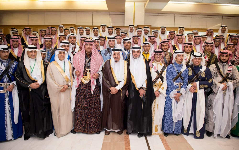 الملك: أبناء بلادنا يتمتعون بالعلم والتعليم في كل مرافق الدولة