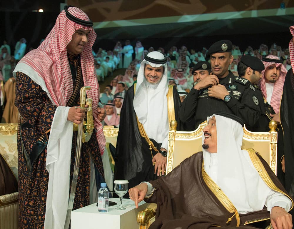 الملك: أبناء بلادنا يتمتعون بالعلم والتعليم في كل مرافق الدولة