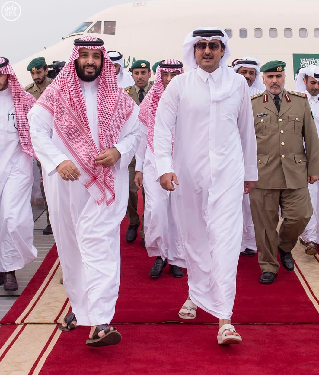 ولي ولي العهد وأمير قطر يبحثان تطورات الأحداث في المنطقة