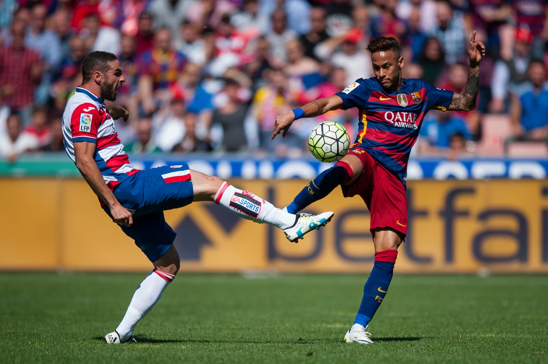 قصة مصورة: برشلونة بطلاً للدوري الإسباني .. وريال مدريد في الوصافة