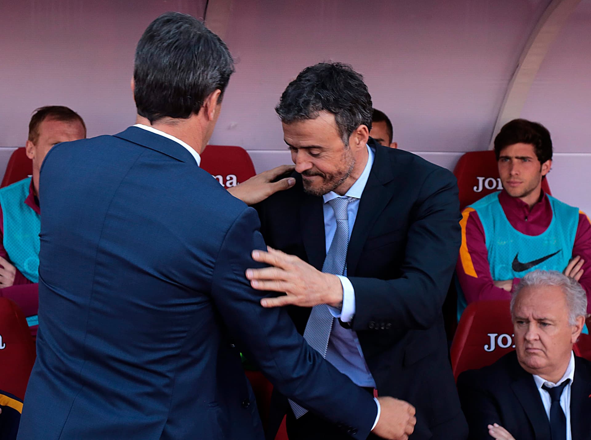 قصة مصورة: برشلونة بطلاً للدوري الإسباني .. وريال مدريد في الوصافة