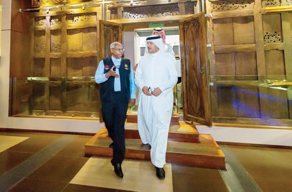 سلطان بن سلمان يزور عددا من المتاحف والمواقع التراثية الماليزية
