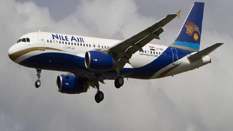 تفتيش طائرة مصرية بمطار الكويت وإنزال ركابها
