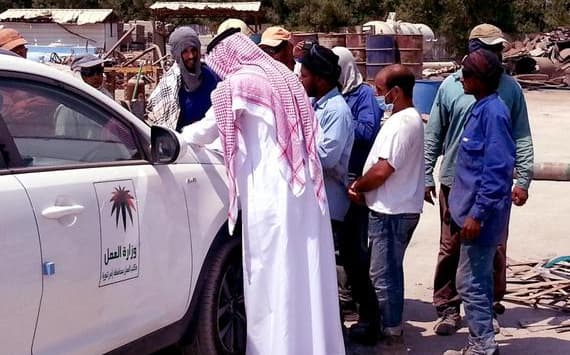 بدء تطبيق قرار منع العمل تحت أشعة الشمس في 10 رمضان