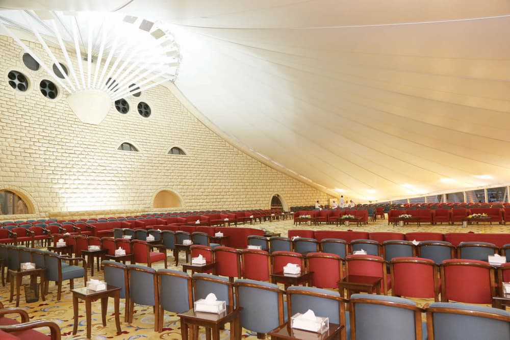 «قاعات الأفراح»: حجوزات مغلقة وأسعار تصل إلى 300 ألف ريال لليلة الواحدة