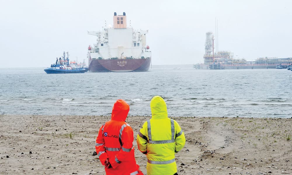 بولندا تهز مكانة «غازبروم» وسط أوروبا بمرفئها الجديد للغاز الطبيعي